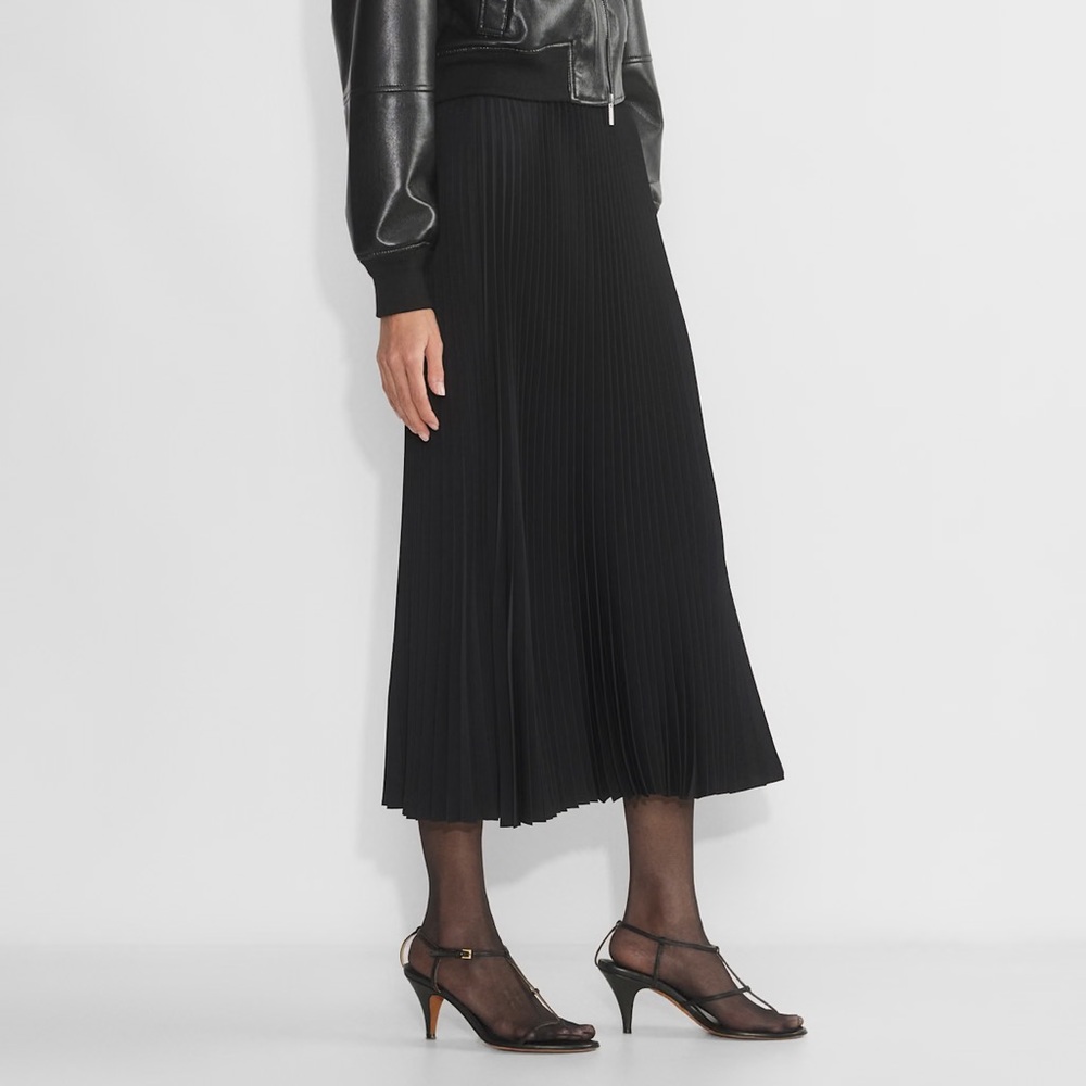 Aritzia Babaton Black Pleated Matte Satin Maxi A-Line Skirt